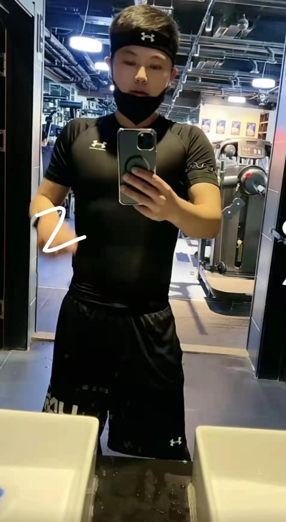   训练运动短袖T恤 