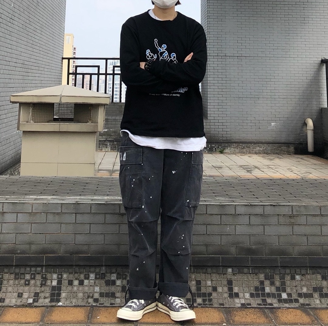 买的颜色很百搭.情侣款.很不错，总之来说