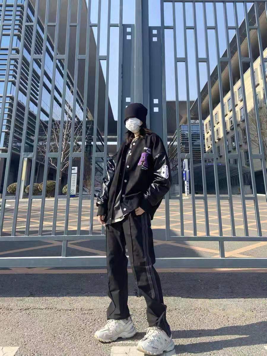 皮袖拼接棒球服外套  