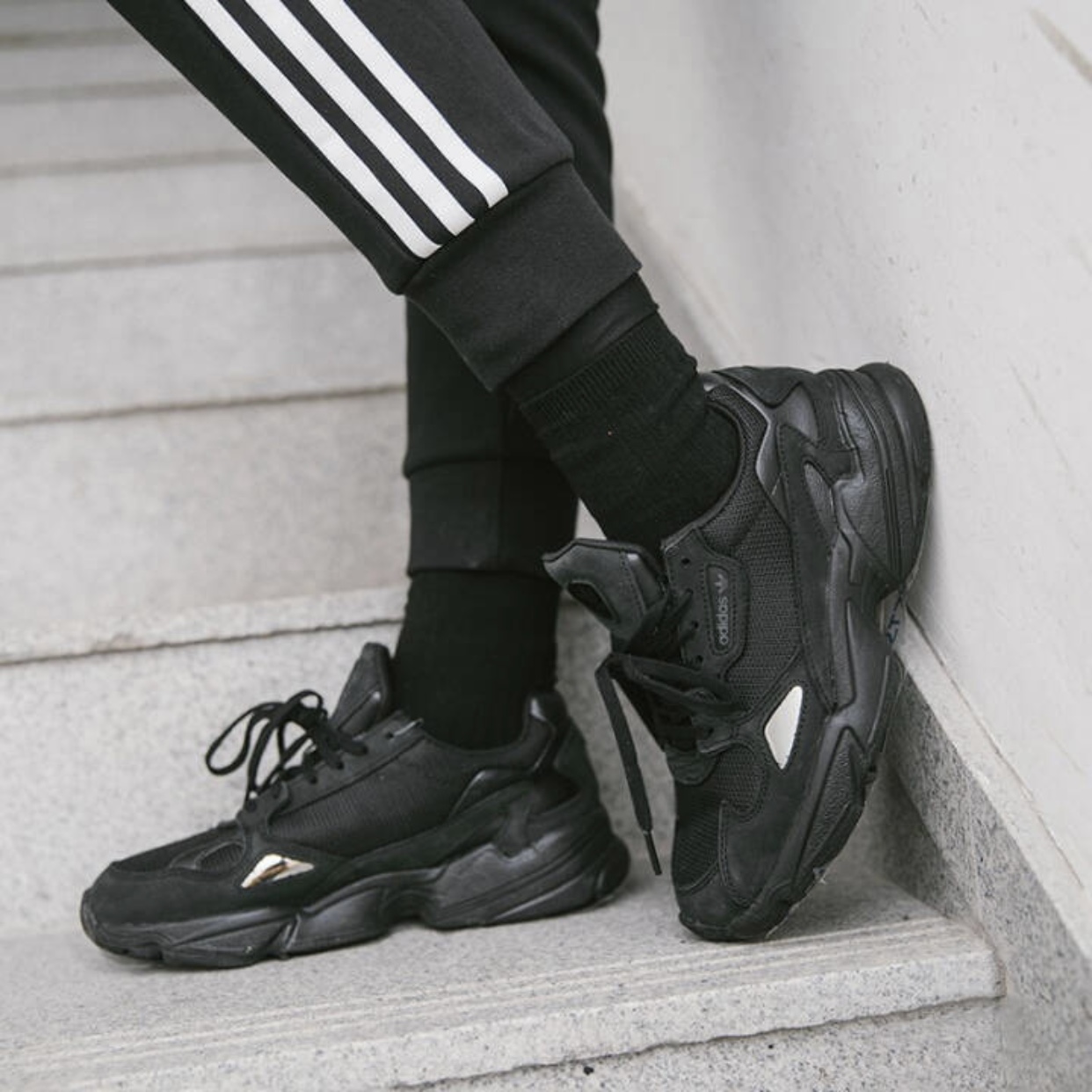 adidas Falcon W