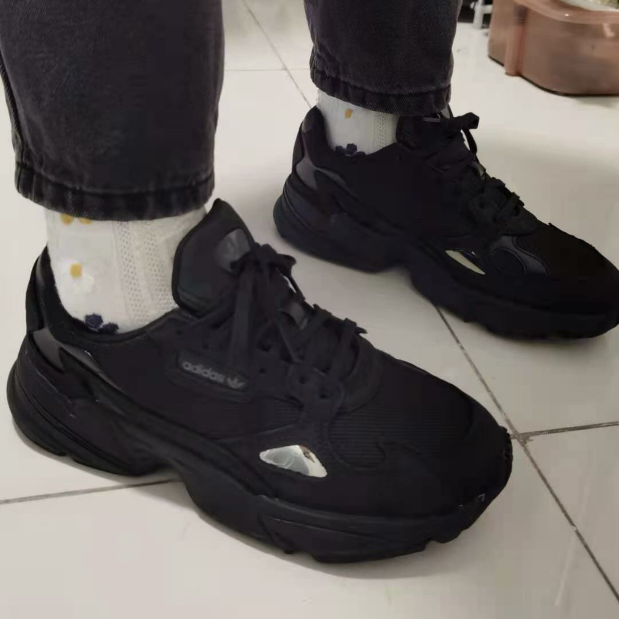 adidas Falcon W