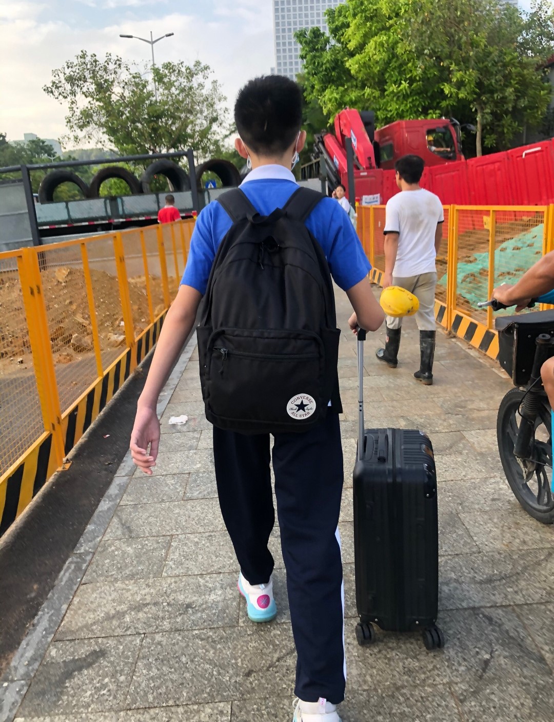 Converse旅行双肩背包