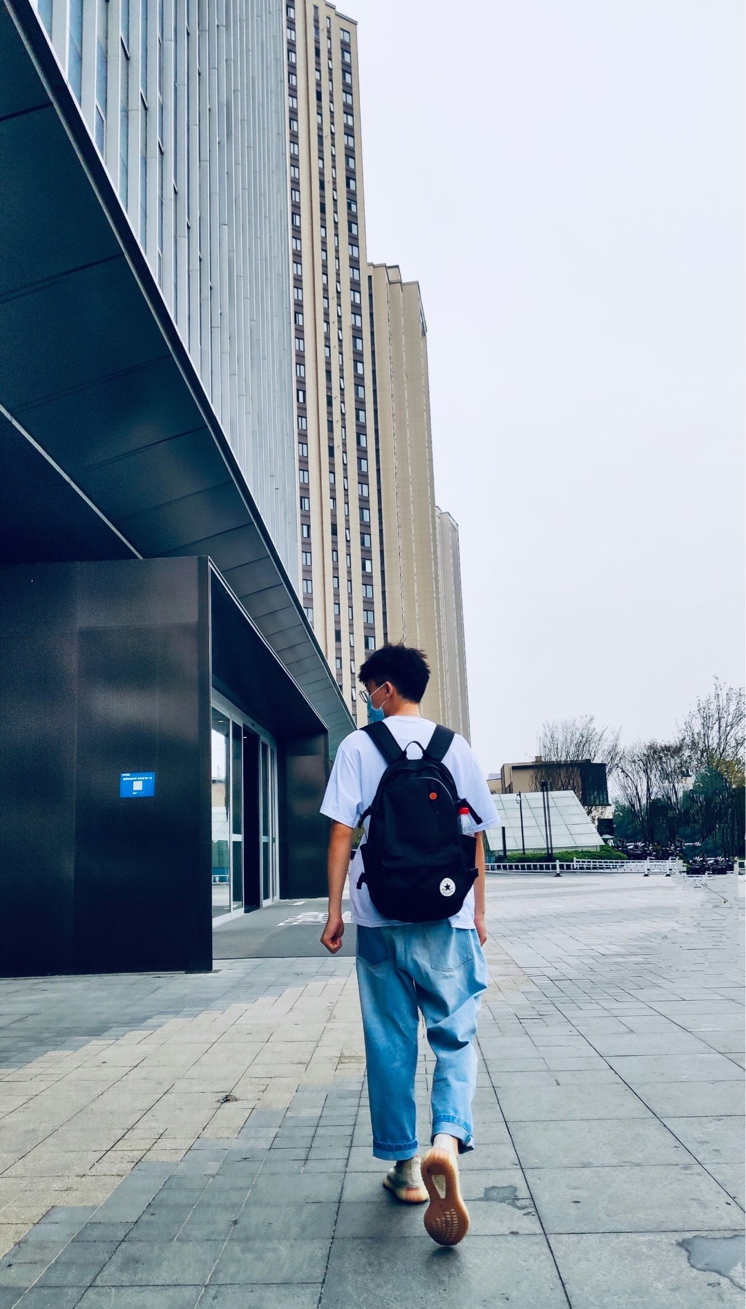 Converse旅行双肩背包