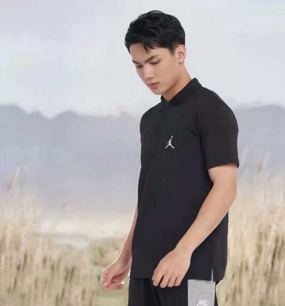 衣服透气性不错，穿上身很舒服