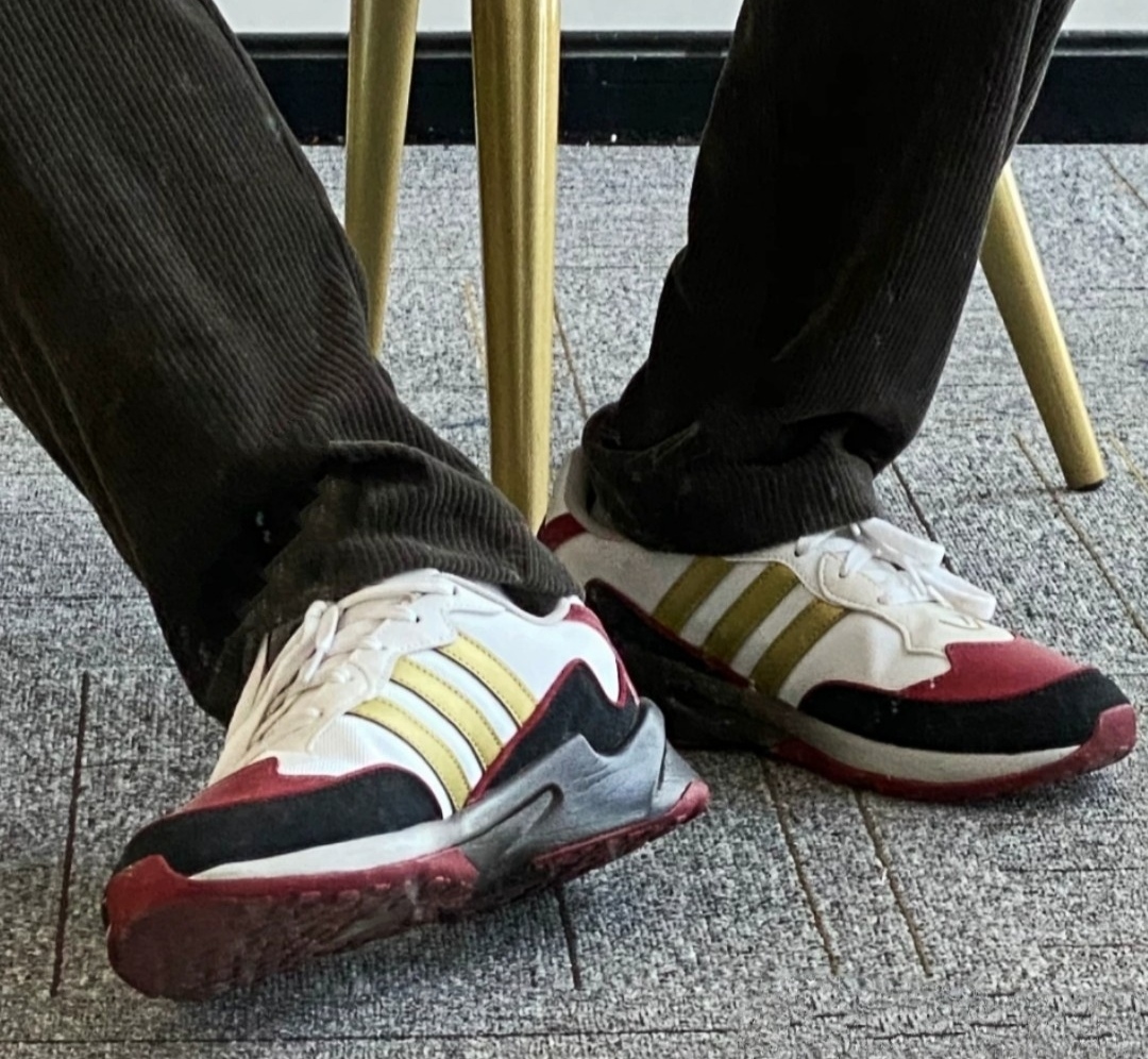 跑鞋