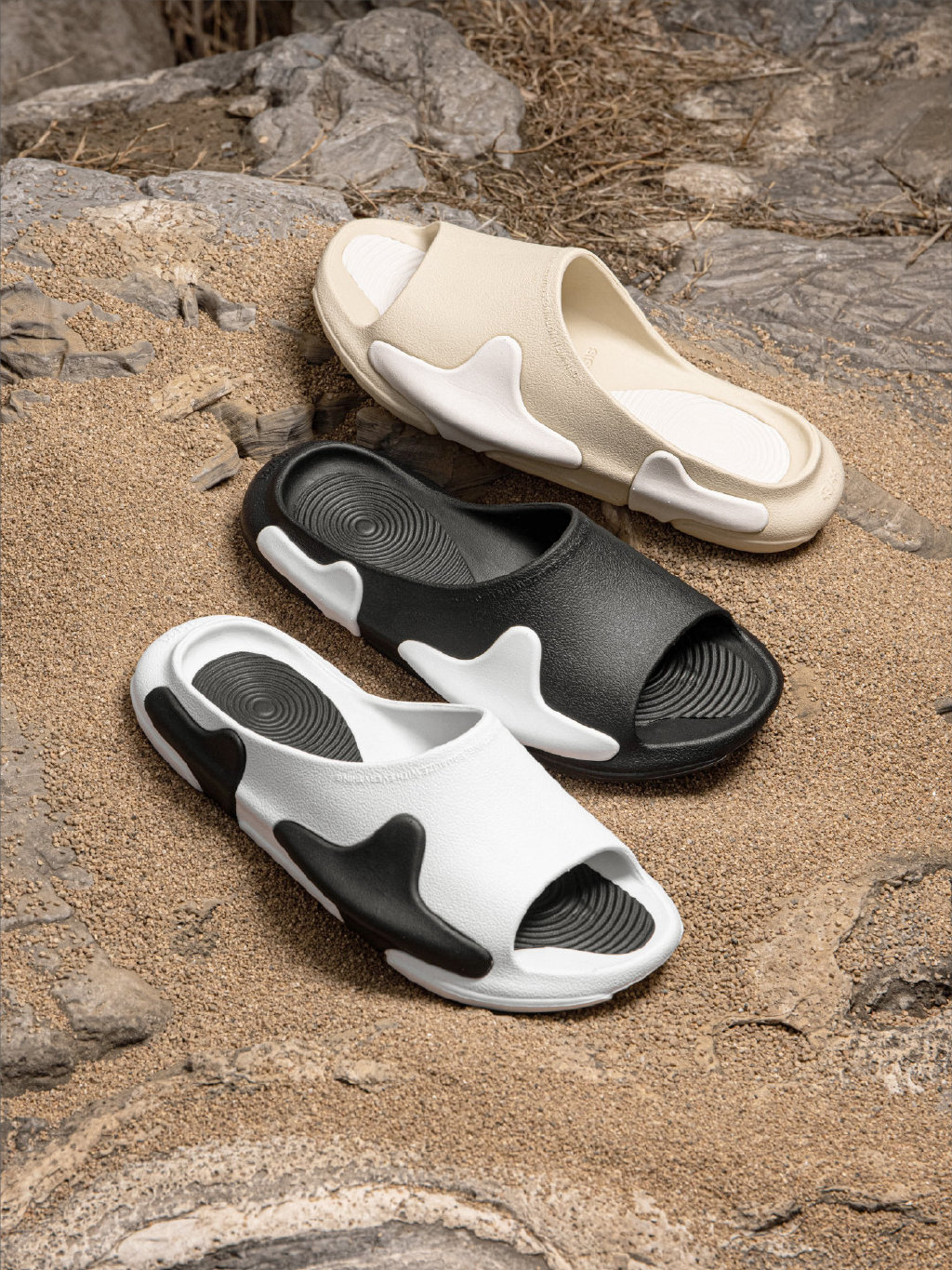 EQUALIZER 全新拖鞋