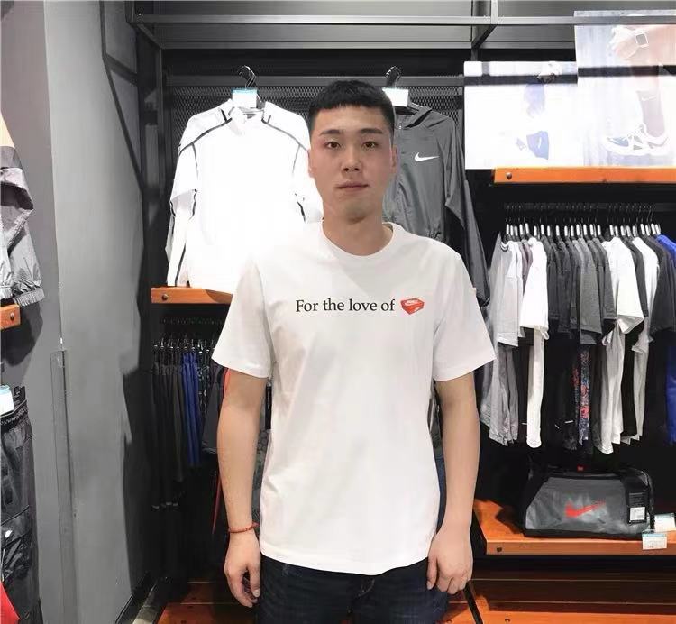 Nike纯棉透气短袖T恤 
