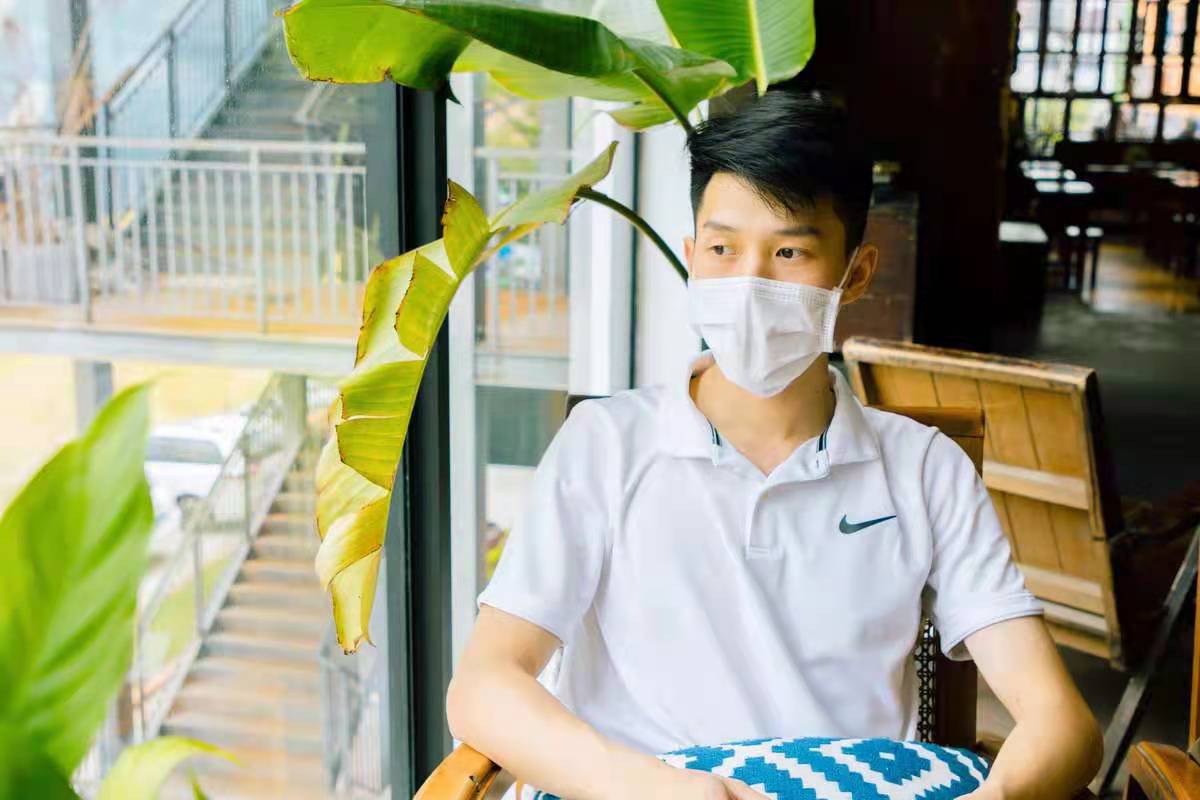 跑步训练短袖T恤 