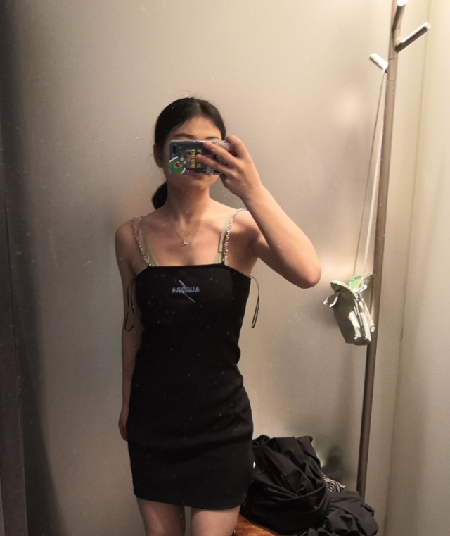 UR链条肩带小妖精小黑裙宝藏连衣裙