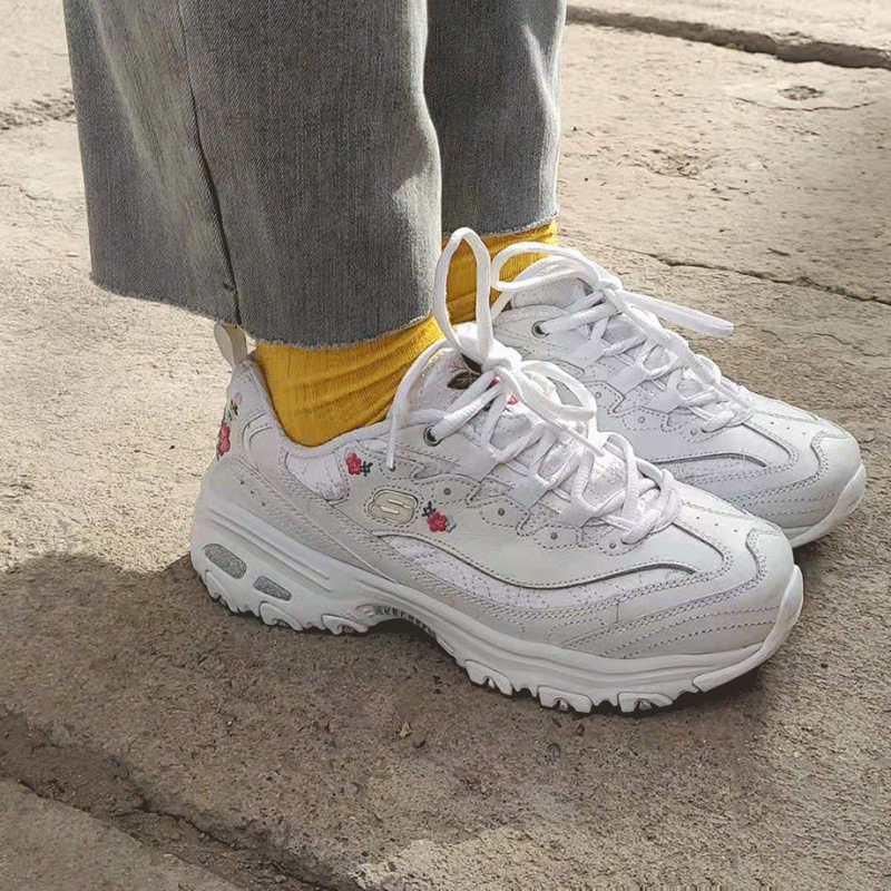 Skechers D'Lites 白花卉
