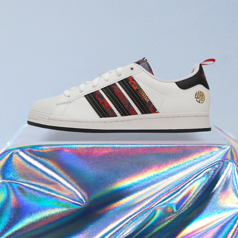 adidasOriginals 
