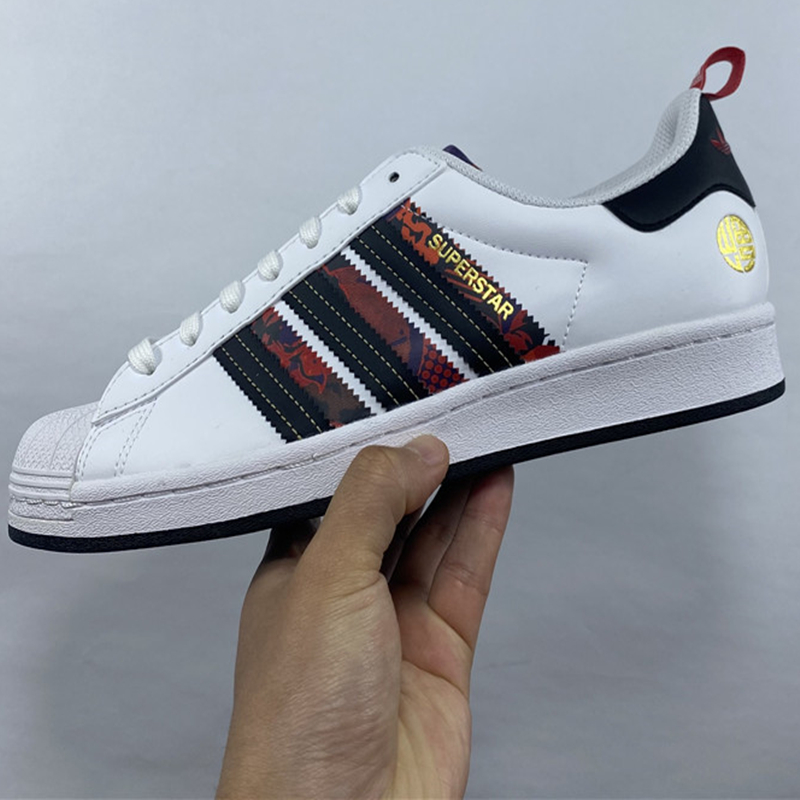adidasOriginals 