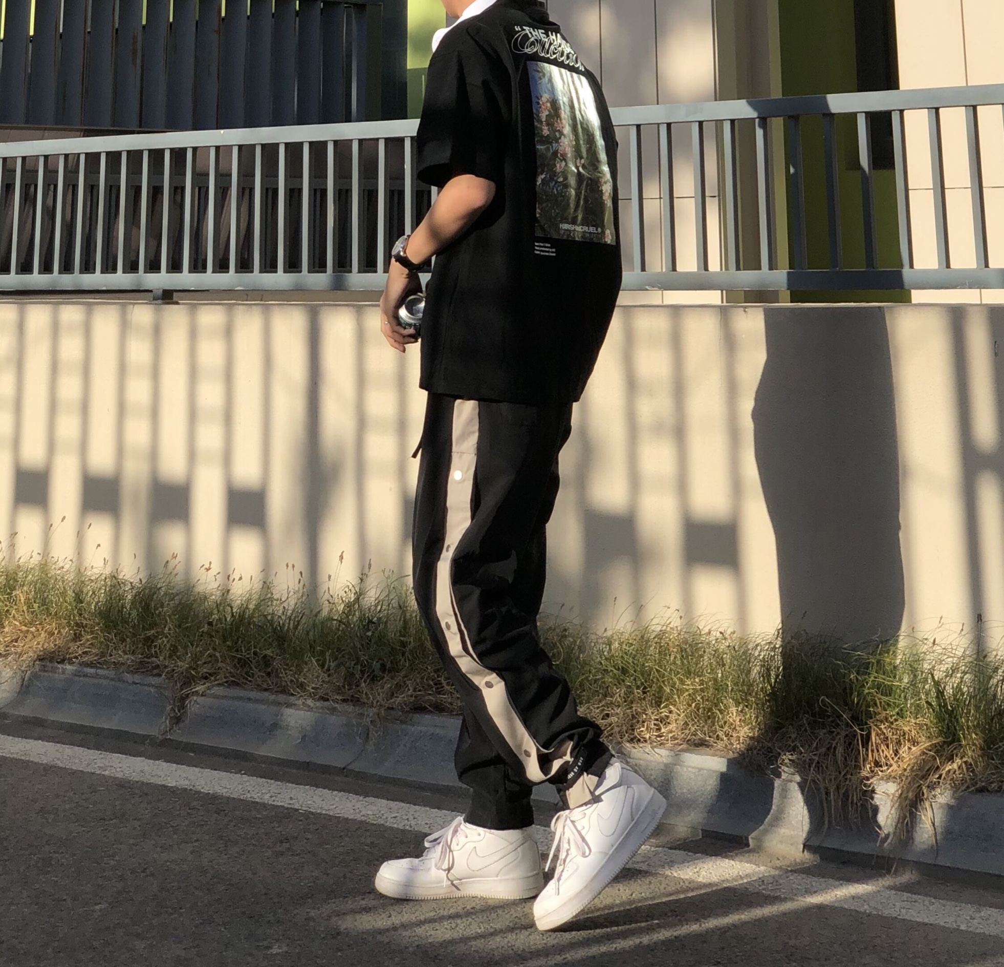 街头摄影印花短袖T恤 穿搭