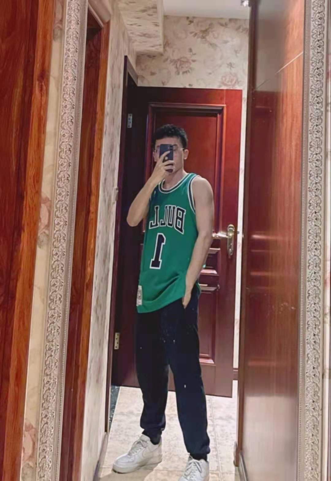超喜欢的 1号球衣
