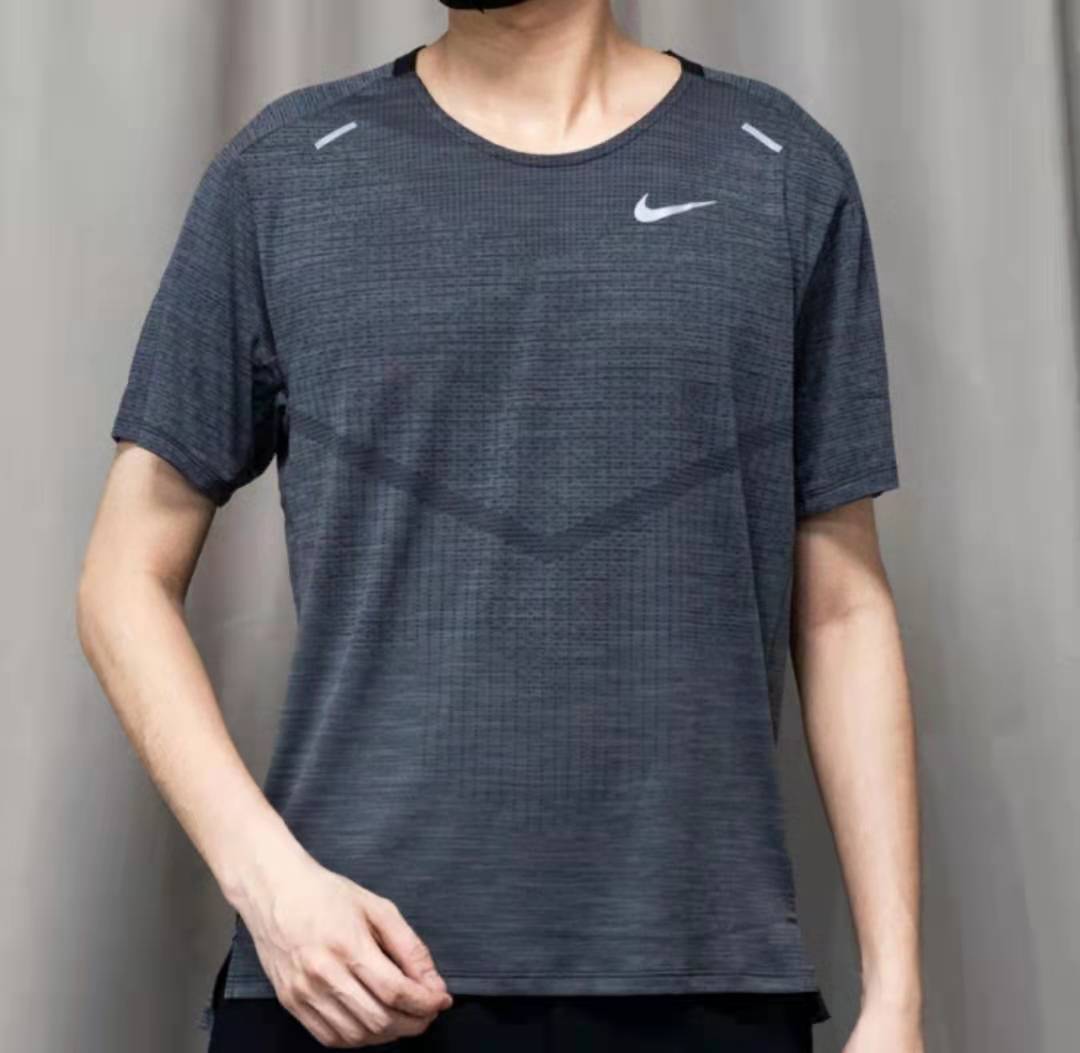 Nike这款速干短袖T恤 超适合运动