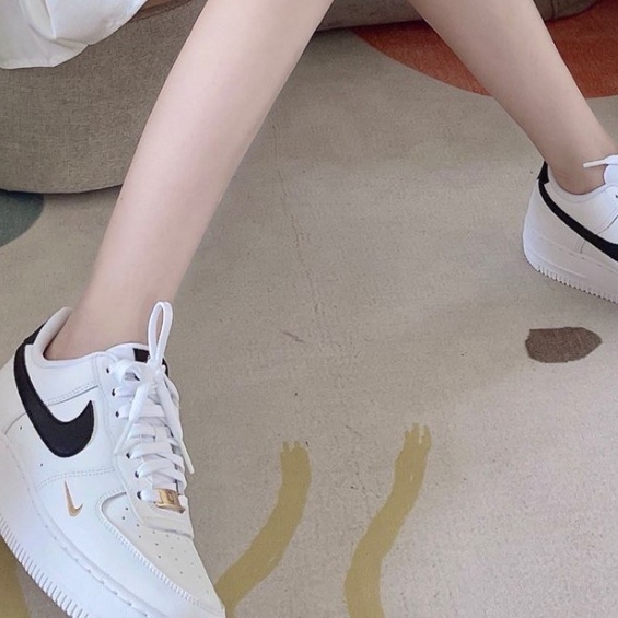 送给舍友的鞋子