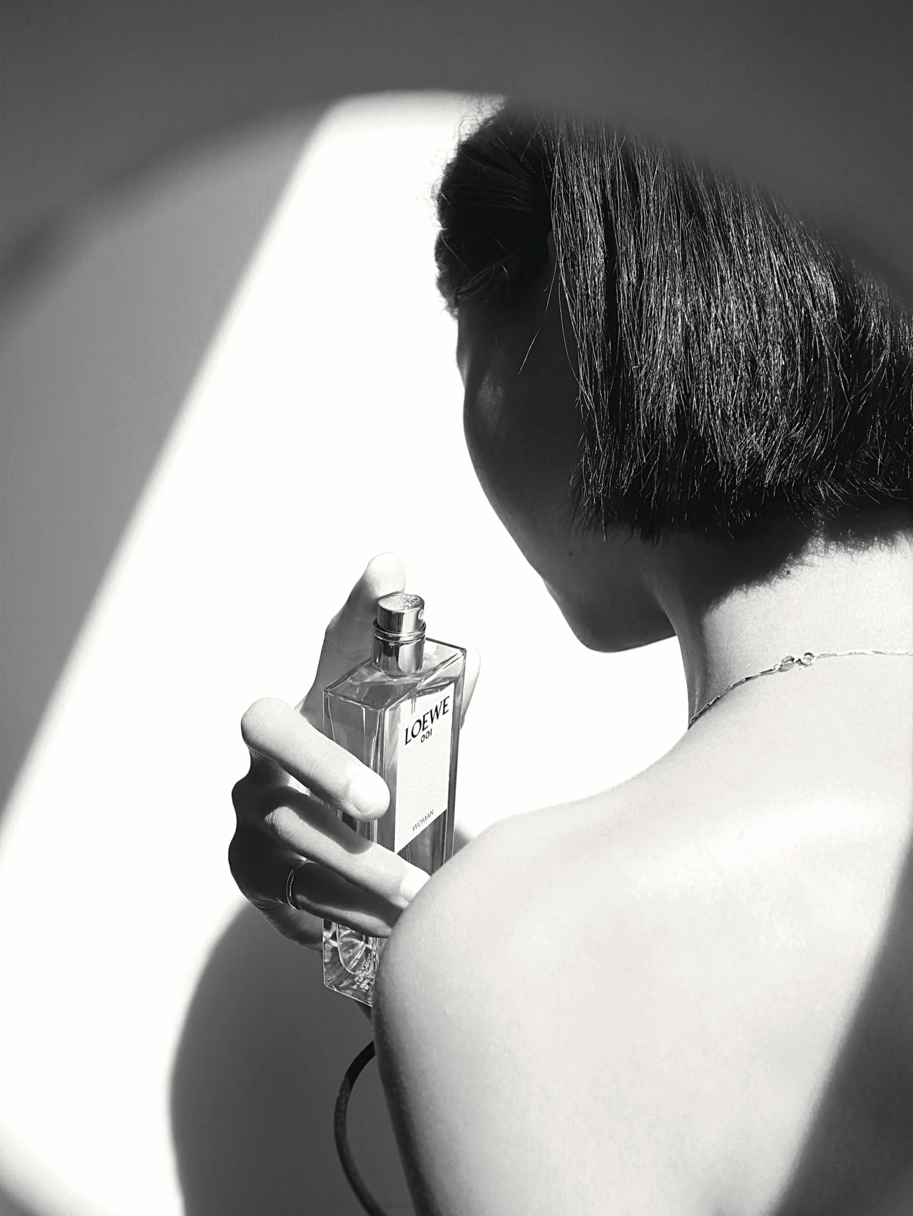 LOEWE 事后清晨 WOMAN
