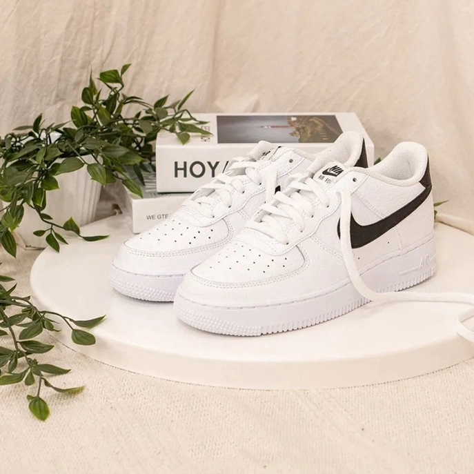 AF1  GS/低帮/白色/黑色