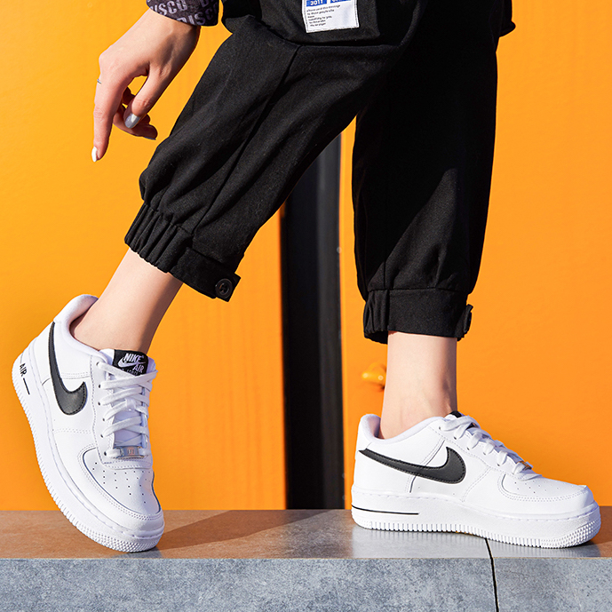 AF1  GS/低帮/白色/黑色