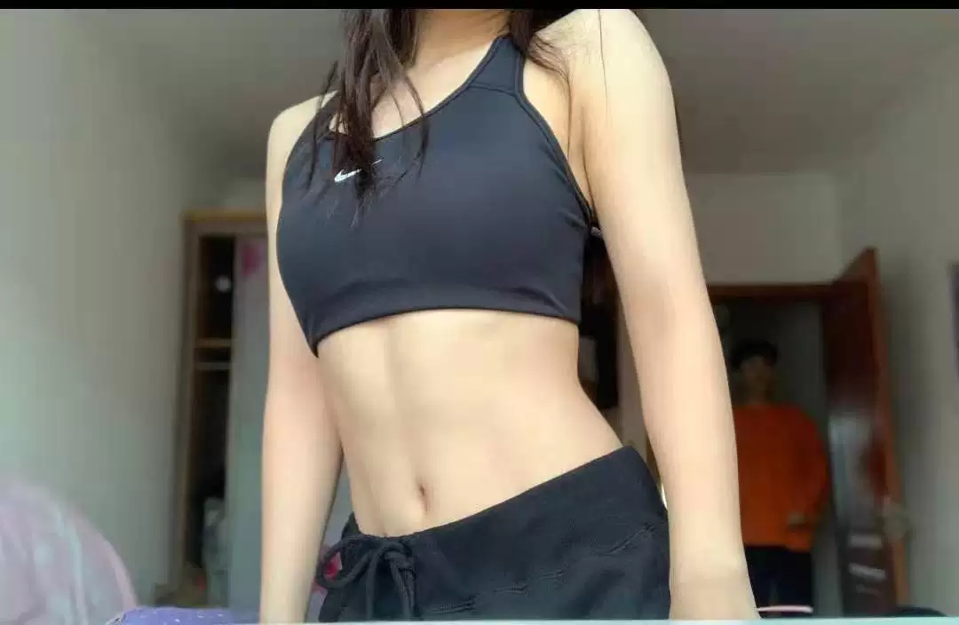 女子瑜伽健身运动内衣   穿搭分享