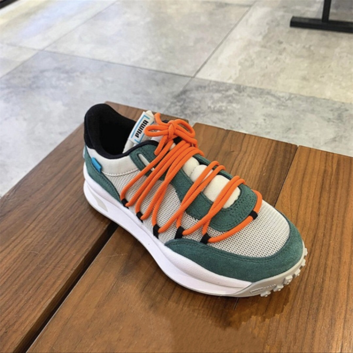 新入手的鞋子