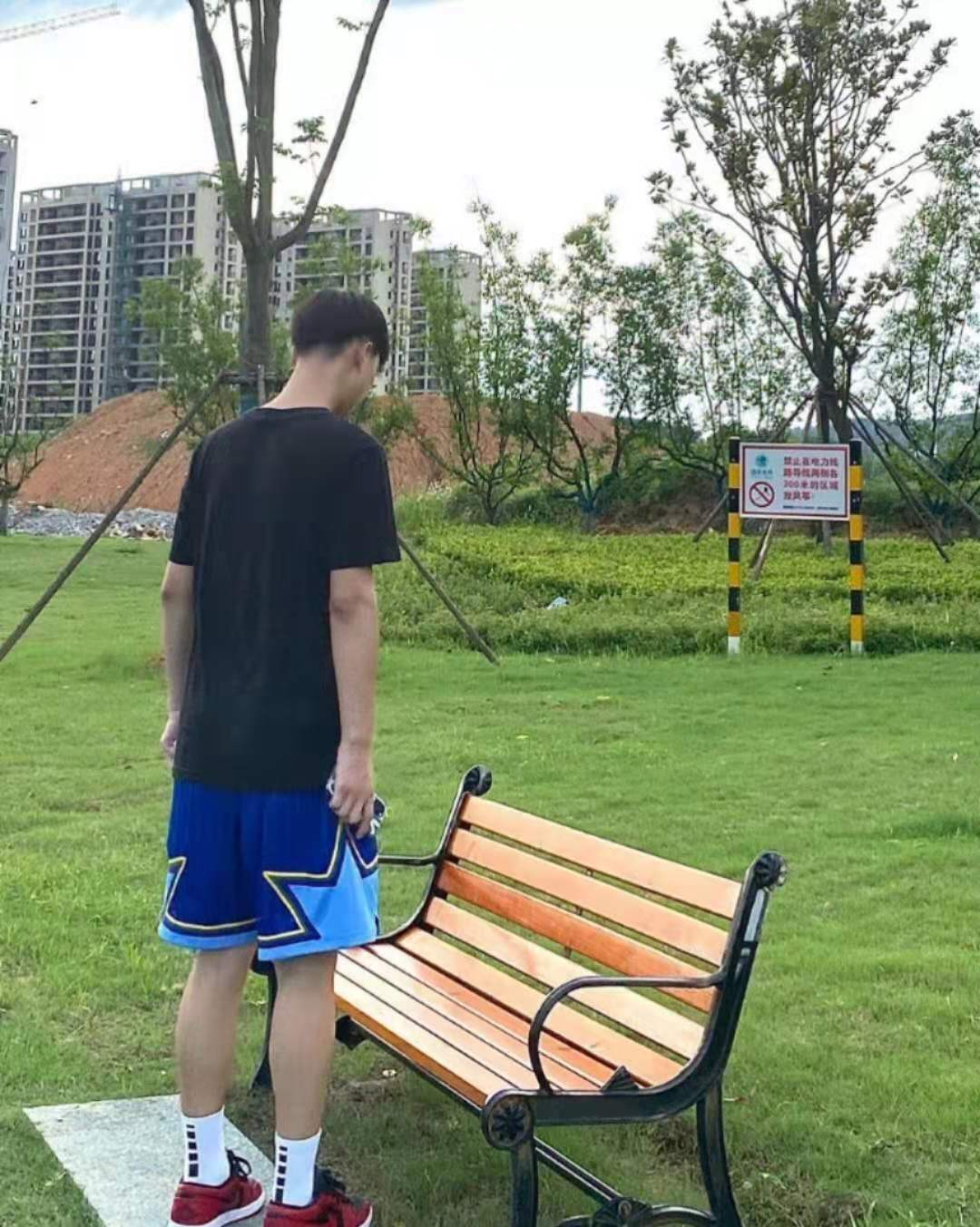 包容性很好d短裤 