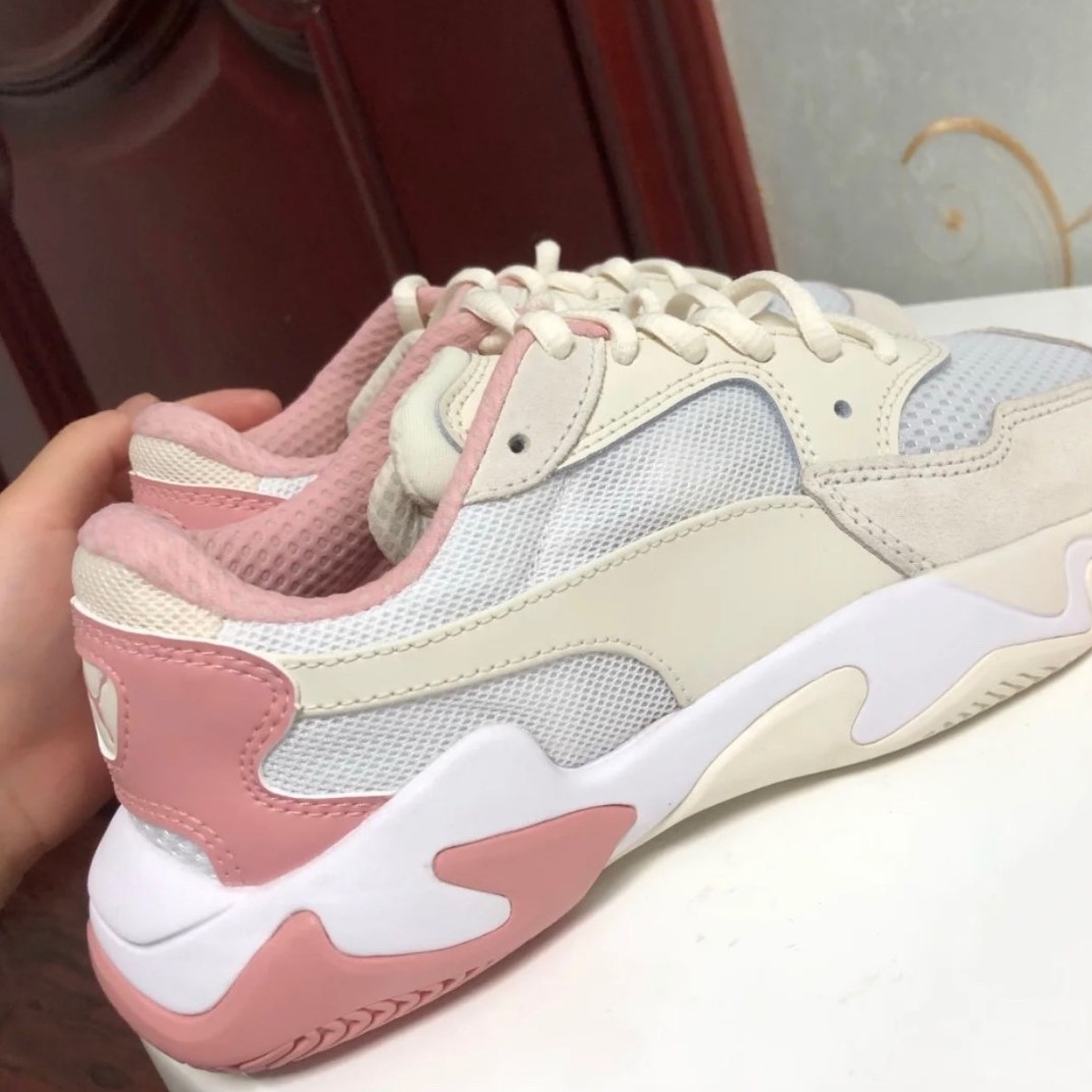 新买的奶白Puma Storm