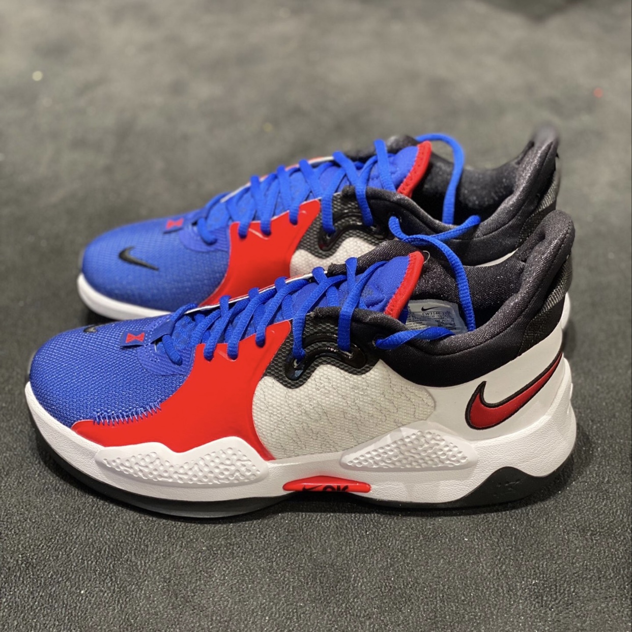 Nike 保罗乔治系列实战篮球鞋