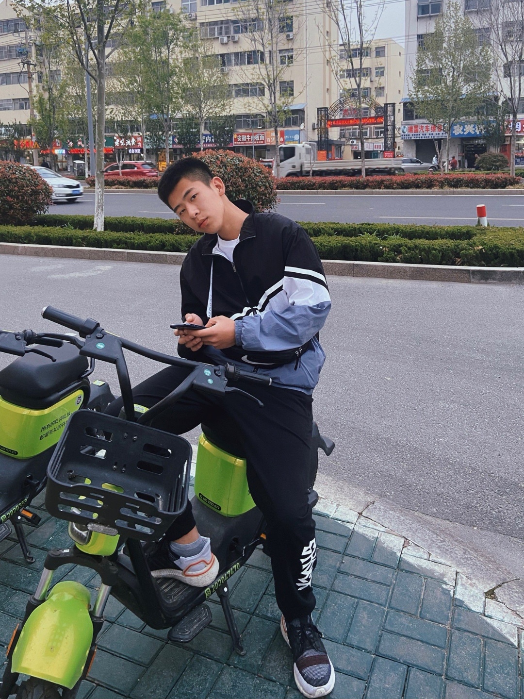 Li Ning 开衫立领茄克穿搭分享
