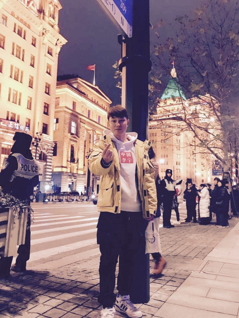 男女同款套头连帽卫衣分享