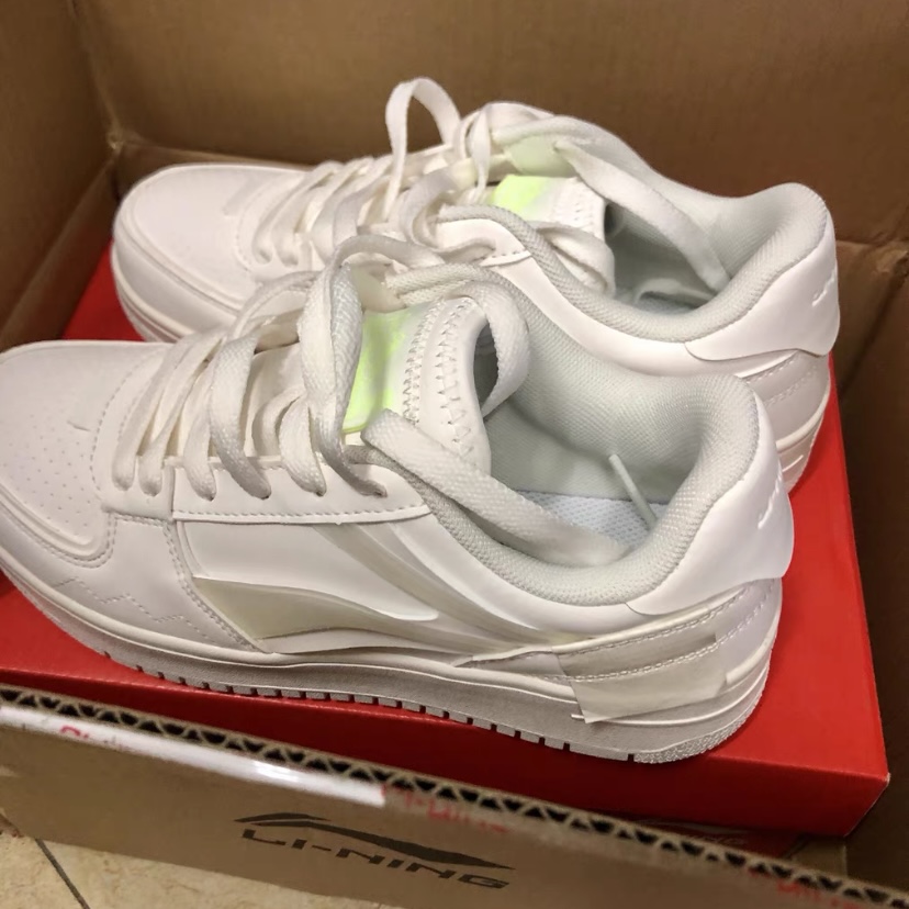 显腿细的神仙鞋子，配色真不错。