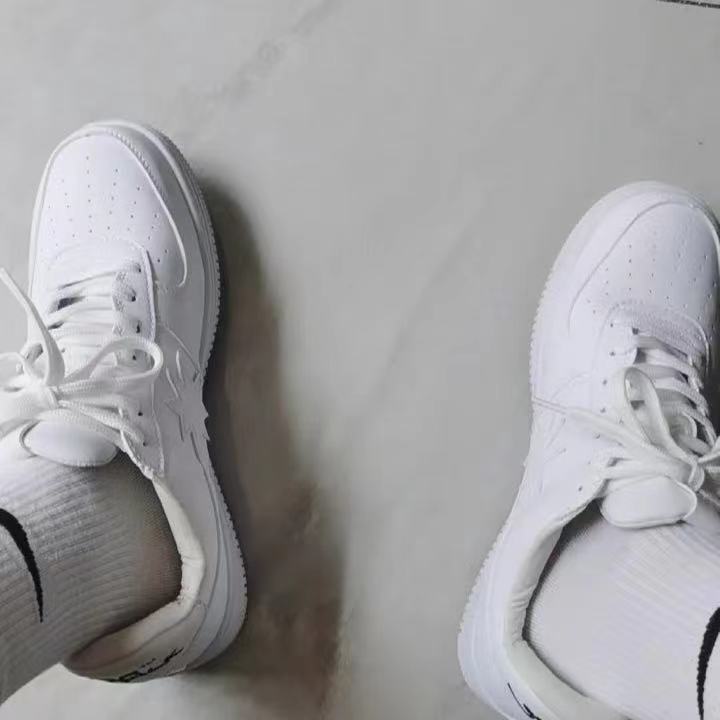 送给朋友的礼物。她非常喜欢