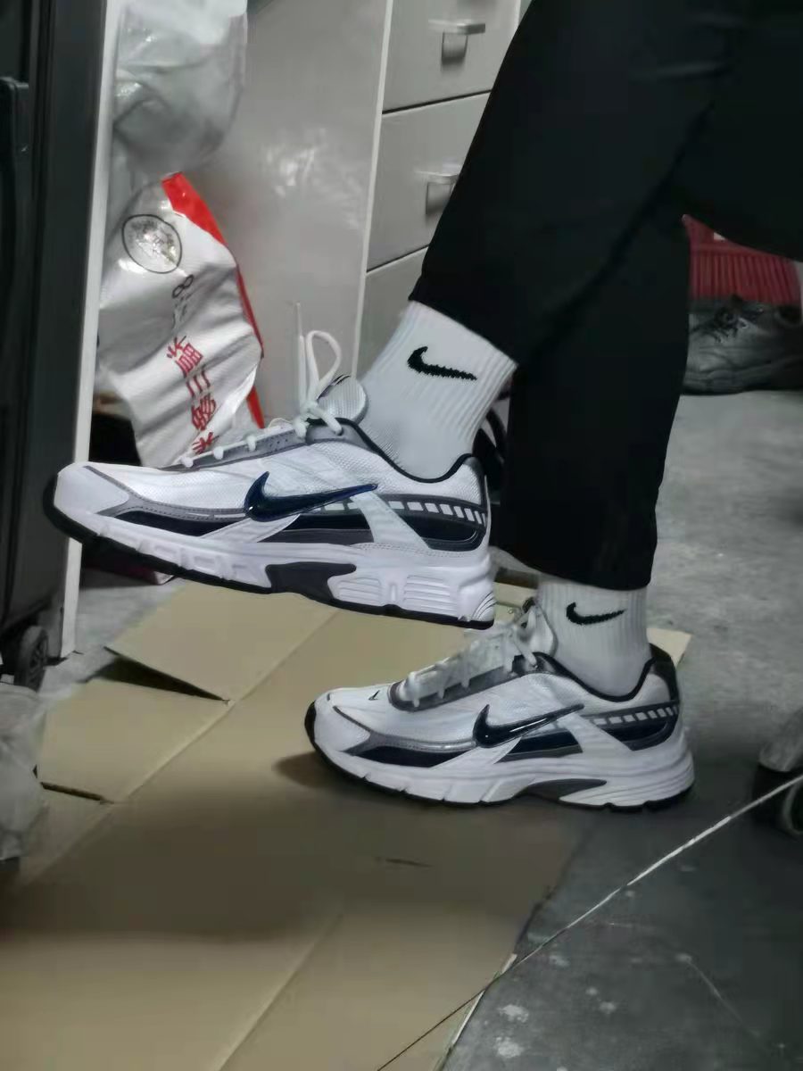 不能错过的Nike中筒袜 