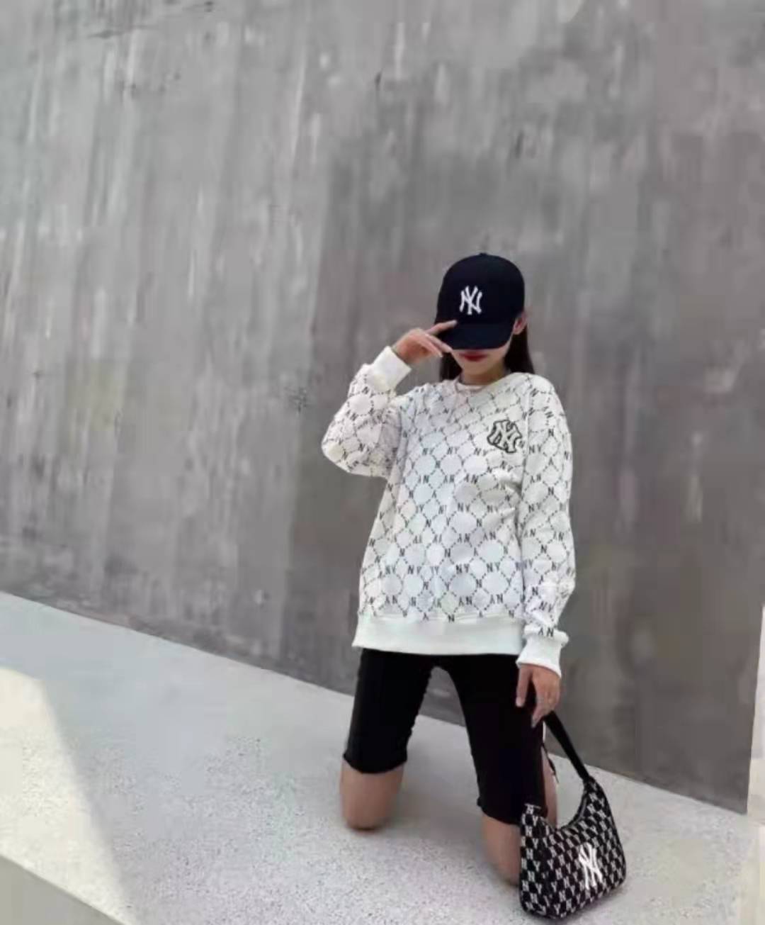  超有重量感!超值的卫衣  