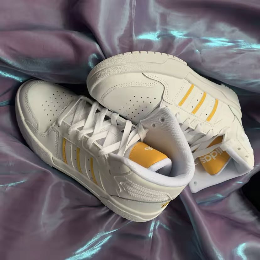 adidas Entrap