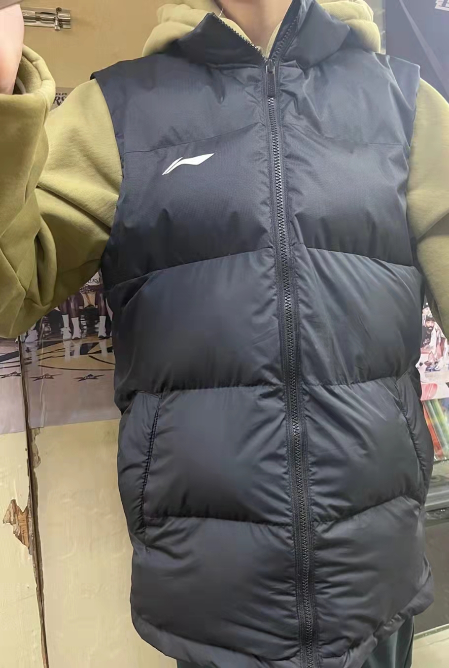  体育训练户外加厚保暖棉马甲分享