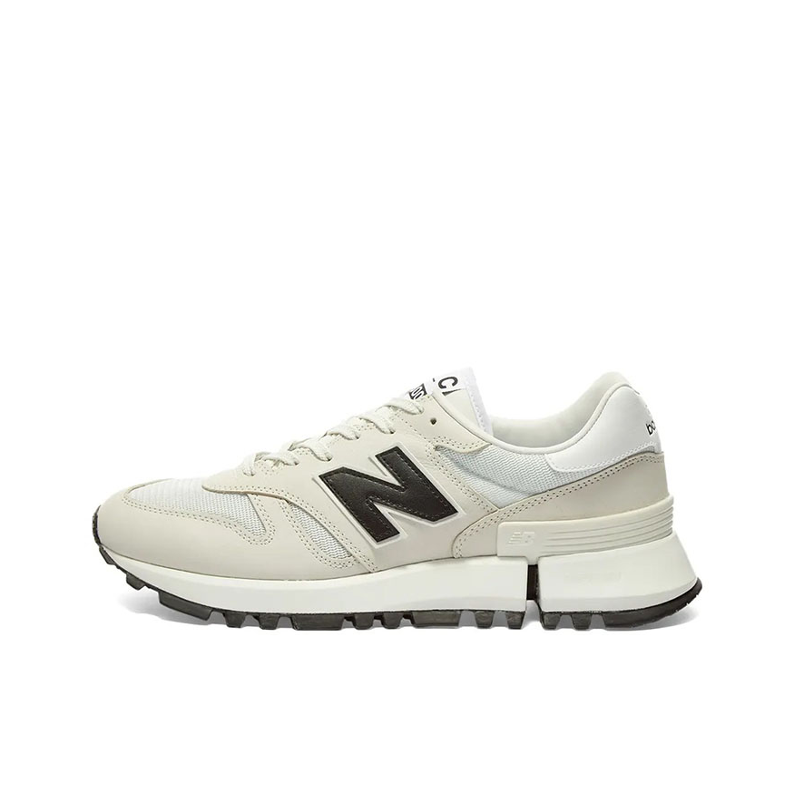 推荐商品：New Balance 1300 JP 跑鞋 合成革减震回弹防滑耐磨舒适百搭低帮 CDG联名/R_C/米白