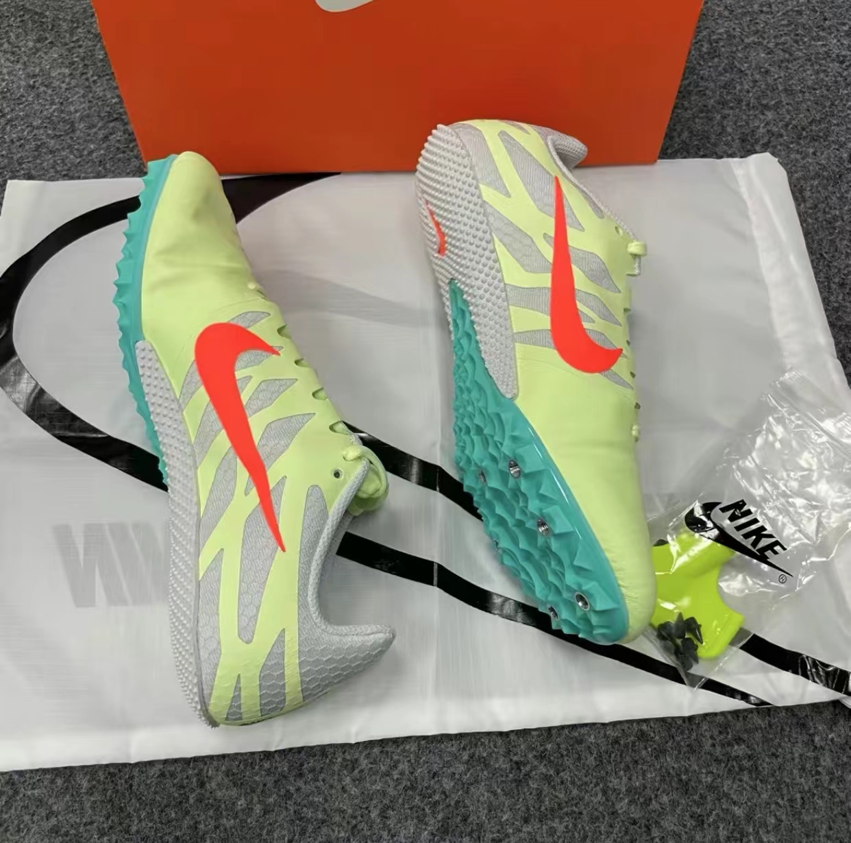 Nike s9的钉鞋里的颜值担当