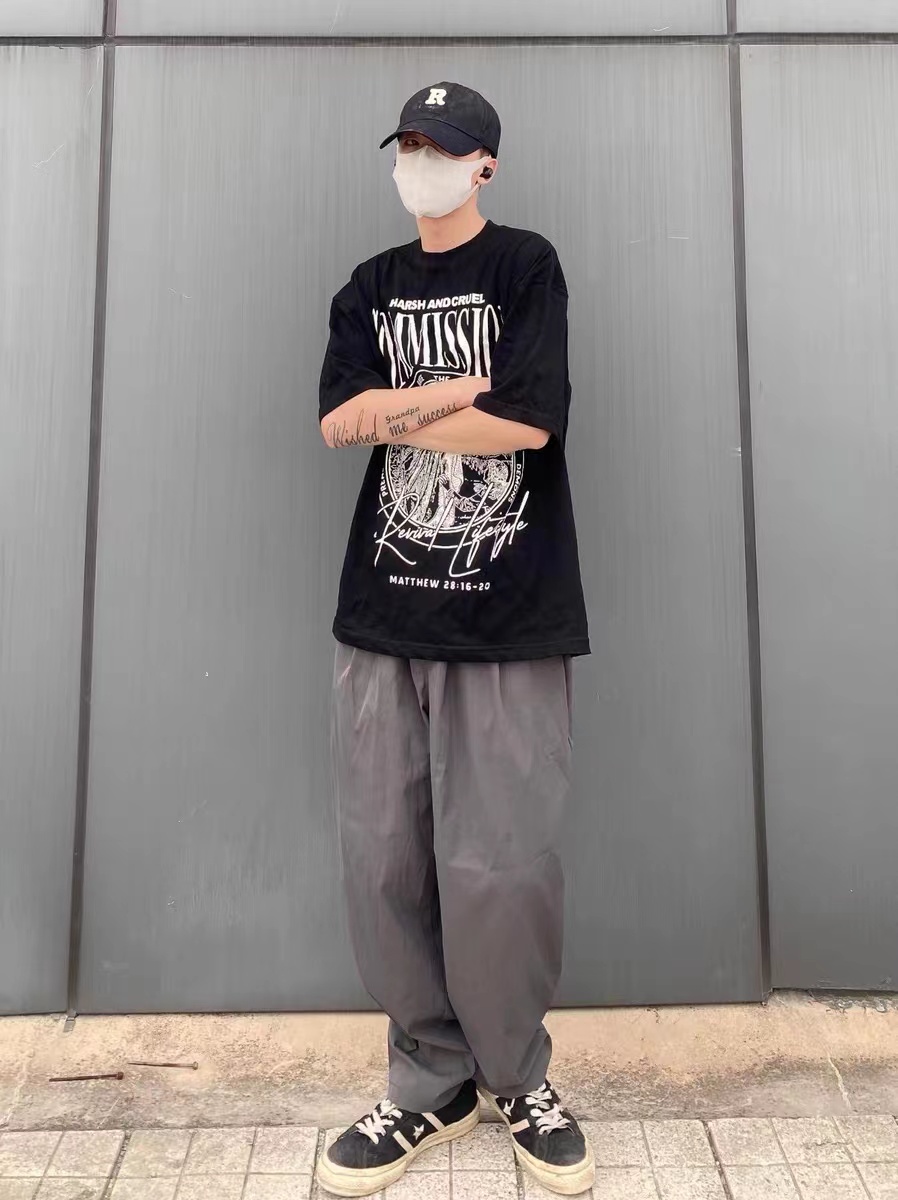 简约时尚耐看短袖