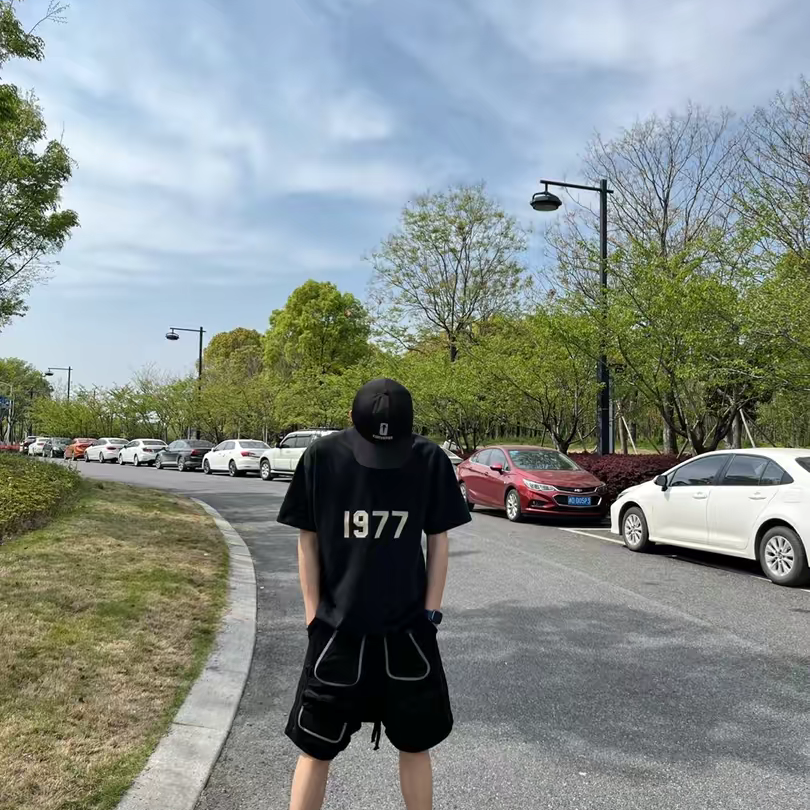 朋友们 咱就说这件短袖真的绝美