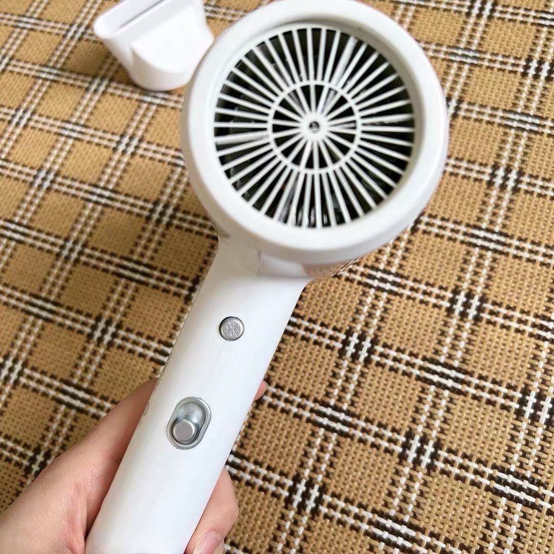 始于颜值忠于品质的一款风筒！