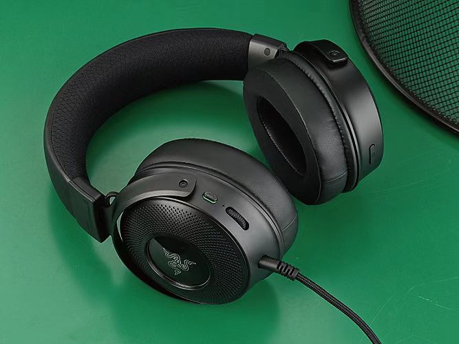 “动”人心弦，沉浸感十足的头戴式耳机