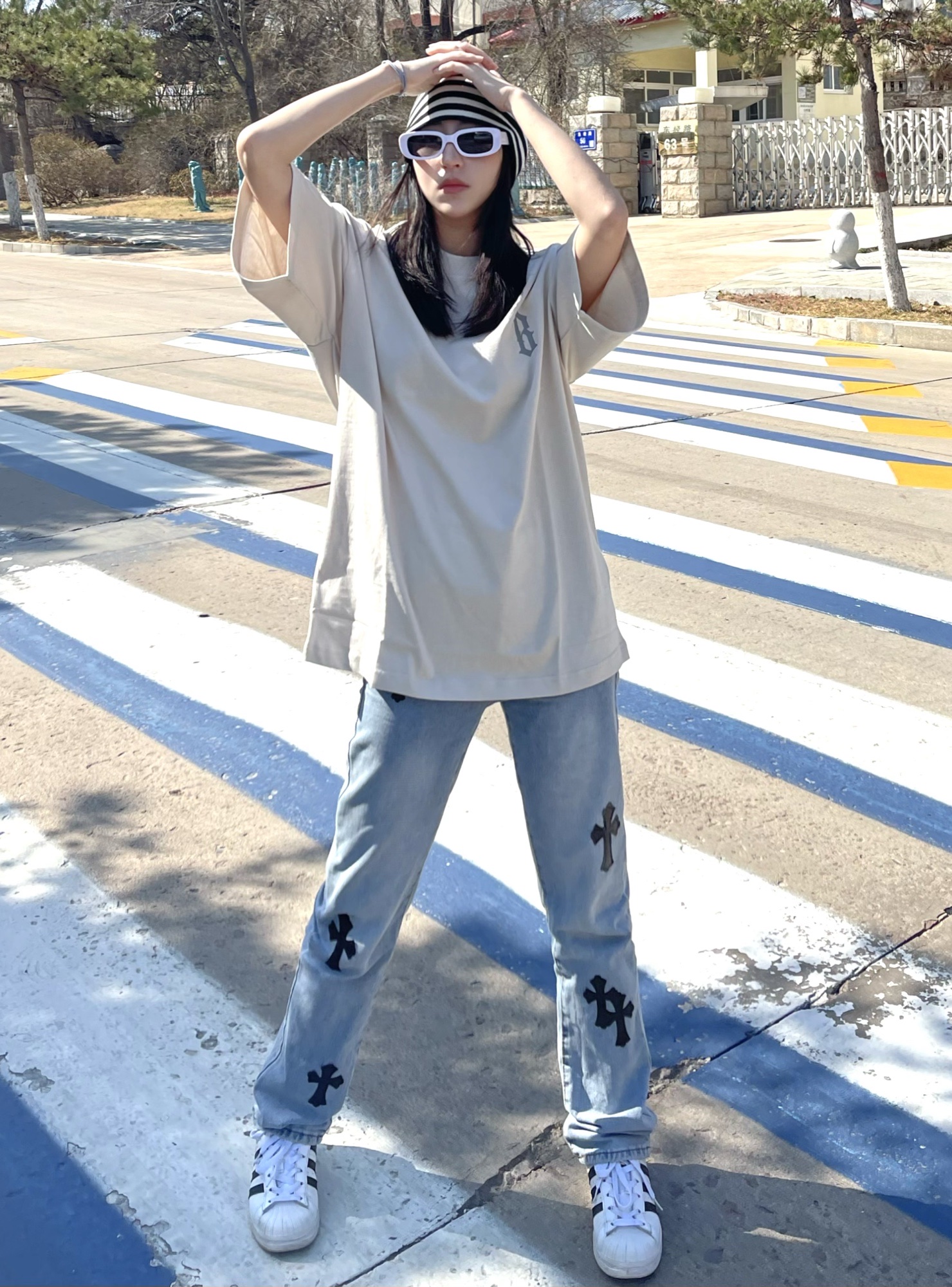 夏天衣柜里必须有这件短袖✔