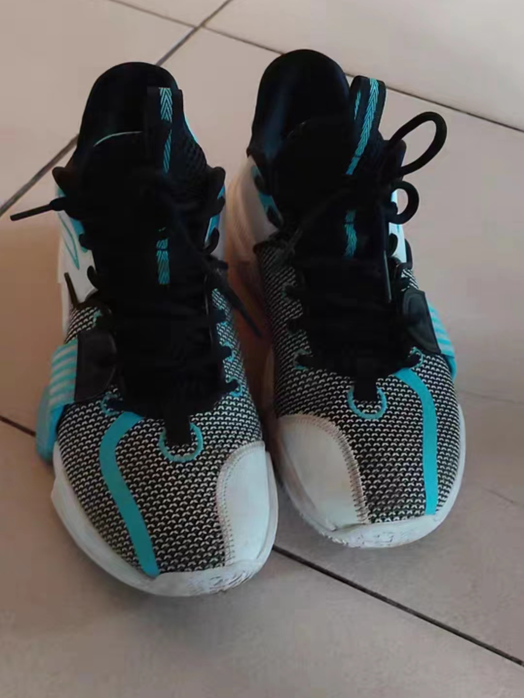 黑布隆冬的还挺好看的