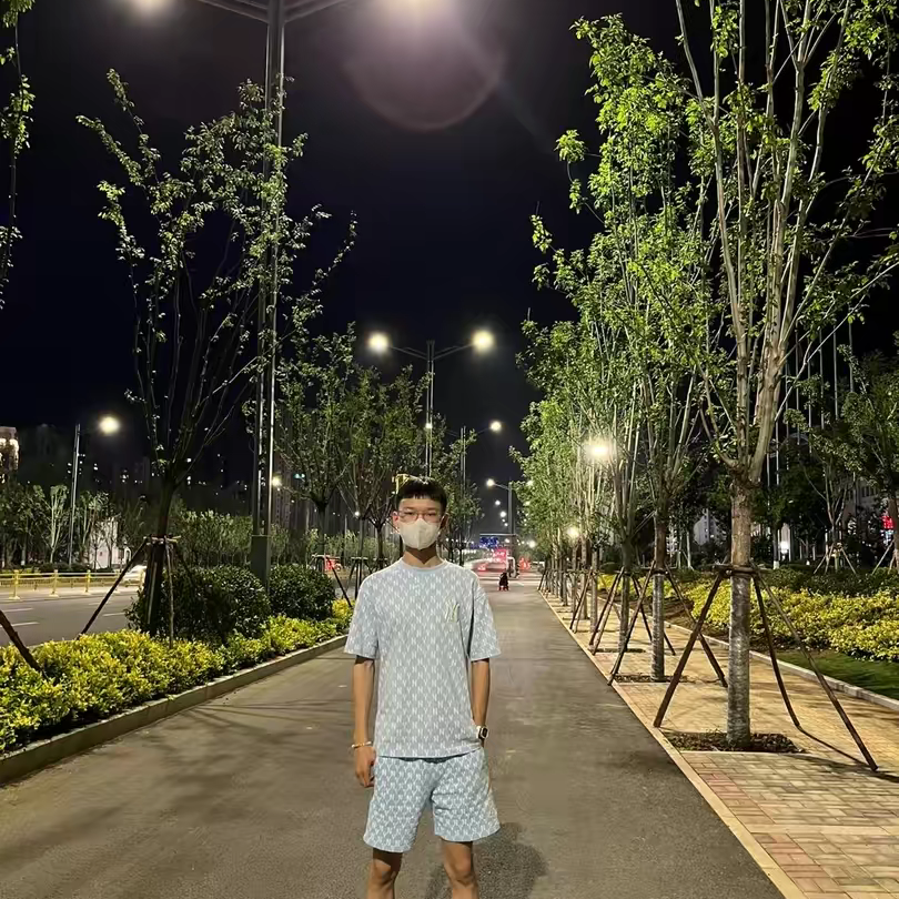 这件满印短袖也太酷了吧