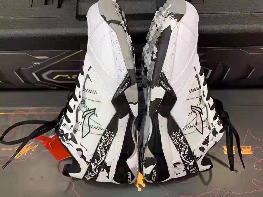 李宁 无敌号 羽毛球鞋，大体重福音