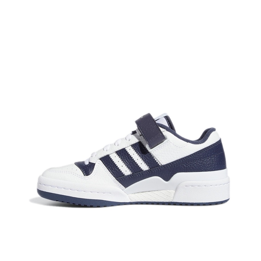 推荐商品：adidas Originals Forum 板鞋 轻便复古防滑时尚魔术贴篮球风薄底包裹性 白色/深蓝