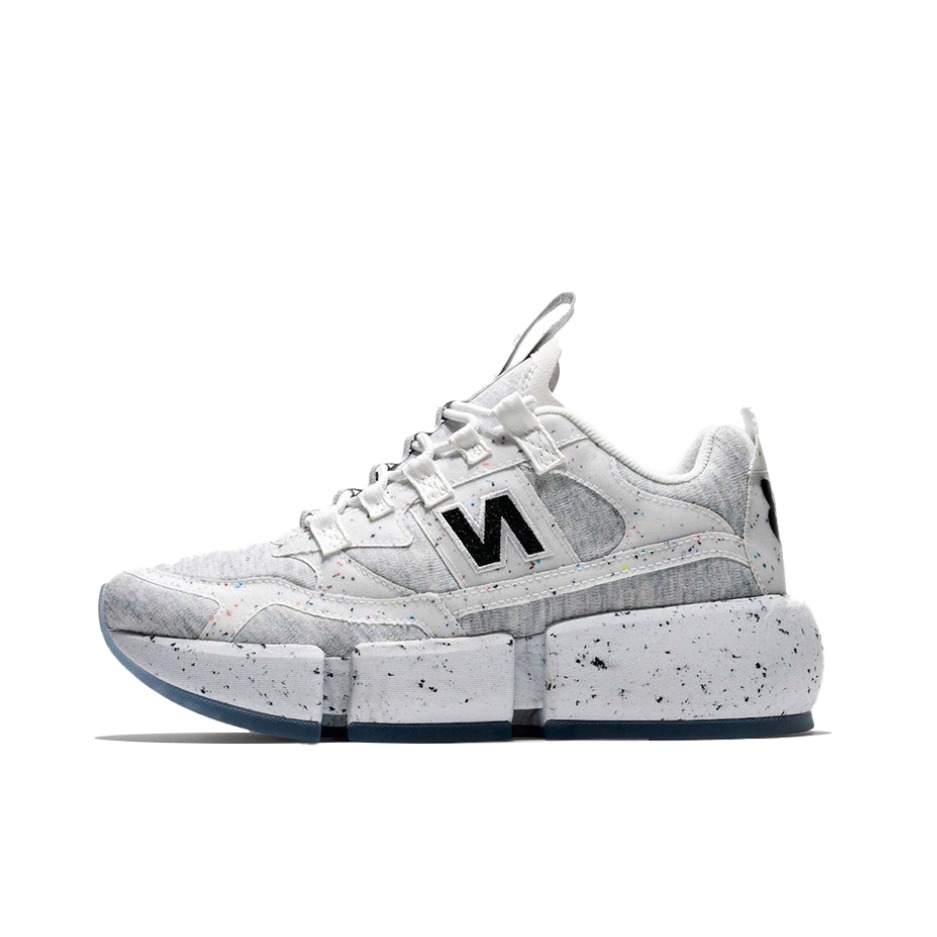 推荐商品：New Balance Vision Racer 跑鞋 减震防滑耐磨轻便网布透气厚底增高支撑平衡合成革织物 Jaden Smith联名/灰白