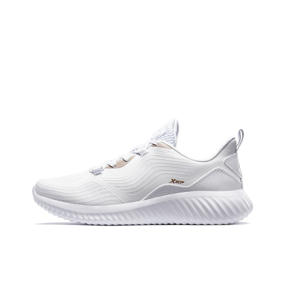 特步 减震轻便舒适跑鞋 981418110519