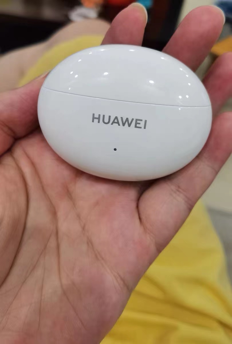 没有什么独特之处的华为耳机